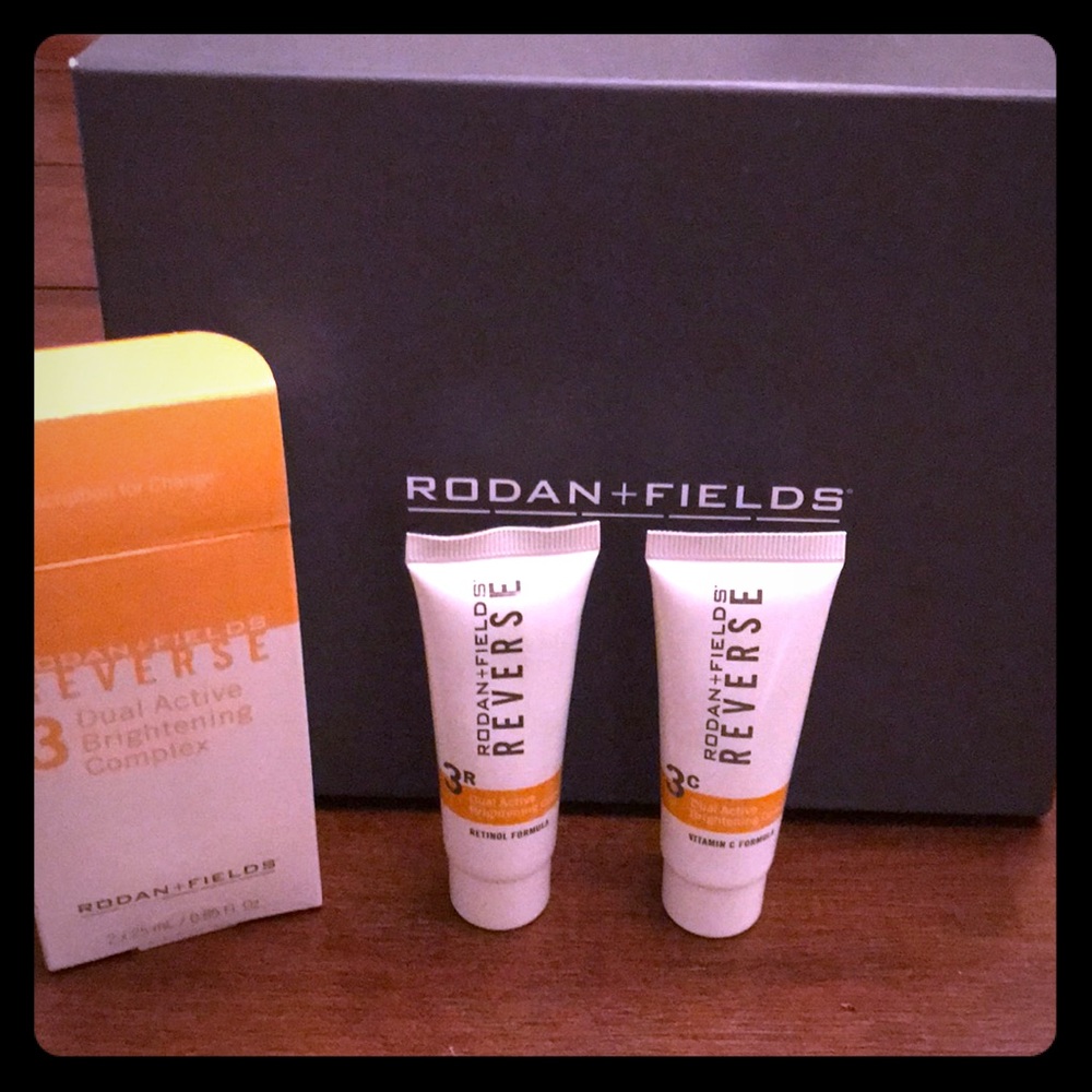 Rodan + Fields REVERSE duel brightening complex